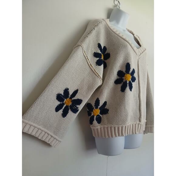 POL Daisy Knit Sweater V-Neck Oversized Boho Floral Pullover Ivory Cream NWT - Picture 4 of 7